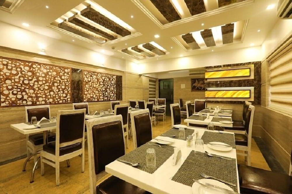 Jyoti Dwelling Hotel Мумбаї Екстер'єр фото