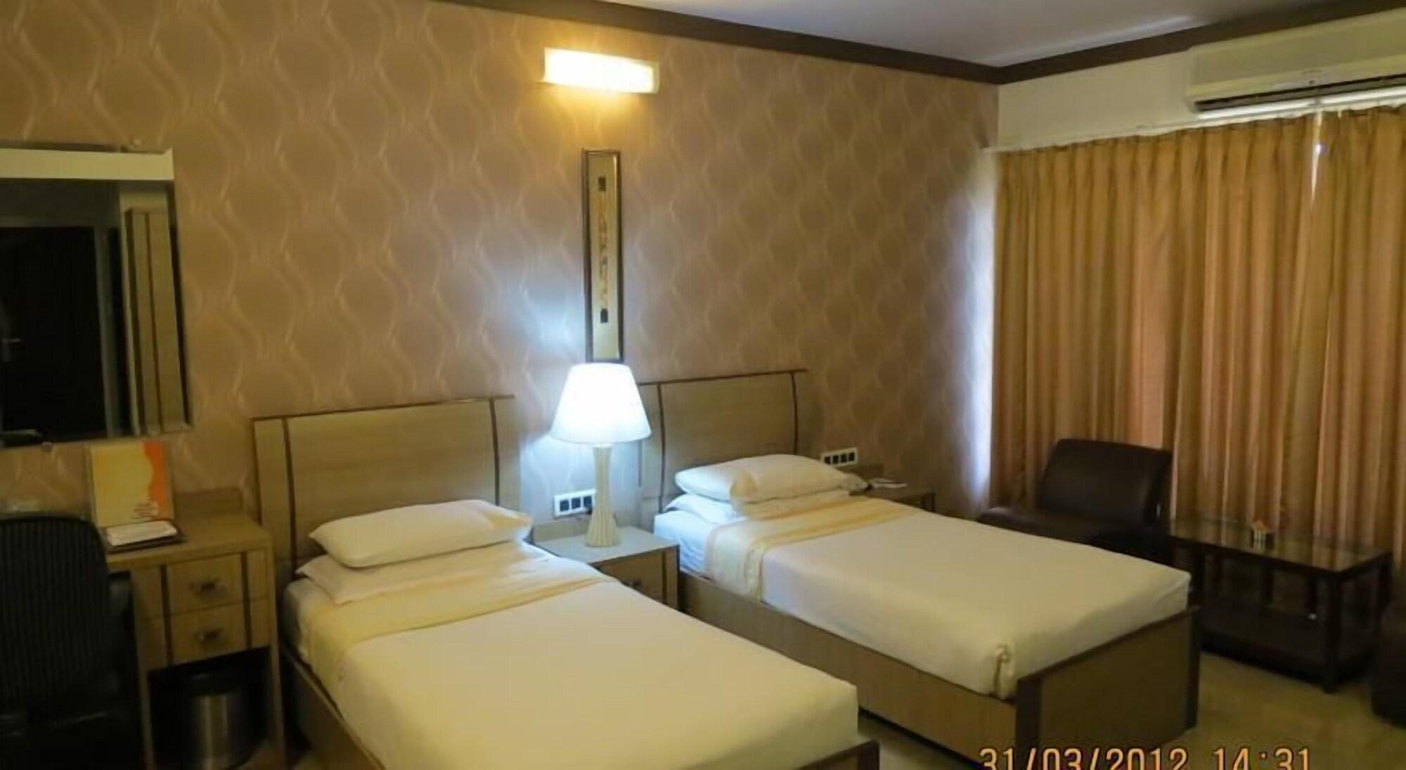 Jyoti Dwelling Hotel Мумбаї Екстер'єр фото