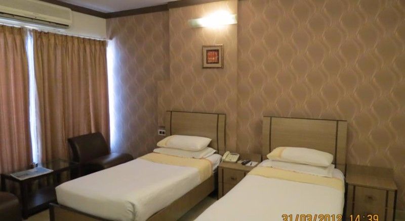 Jyoti Dwelling Hotel Мумбаї Екстер'єр фото