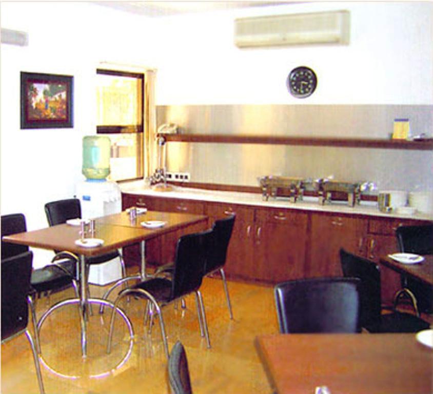 Jyoti Dwelling Hotel Мумбаї Екстер'єр фото